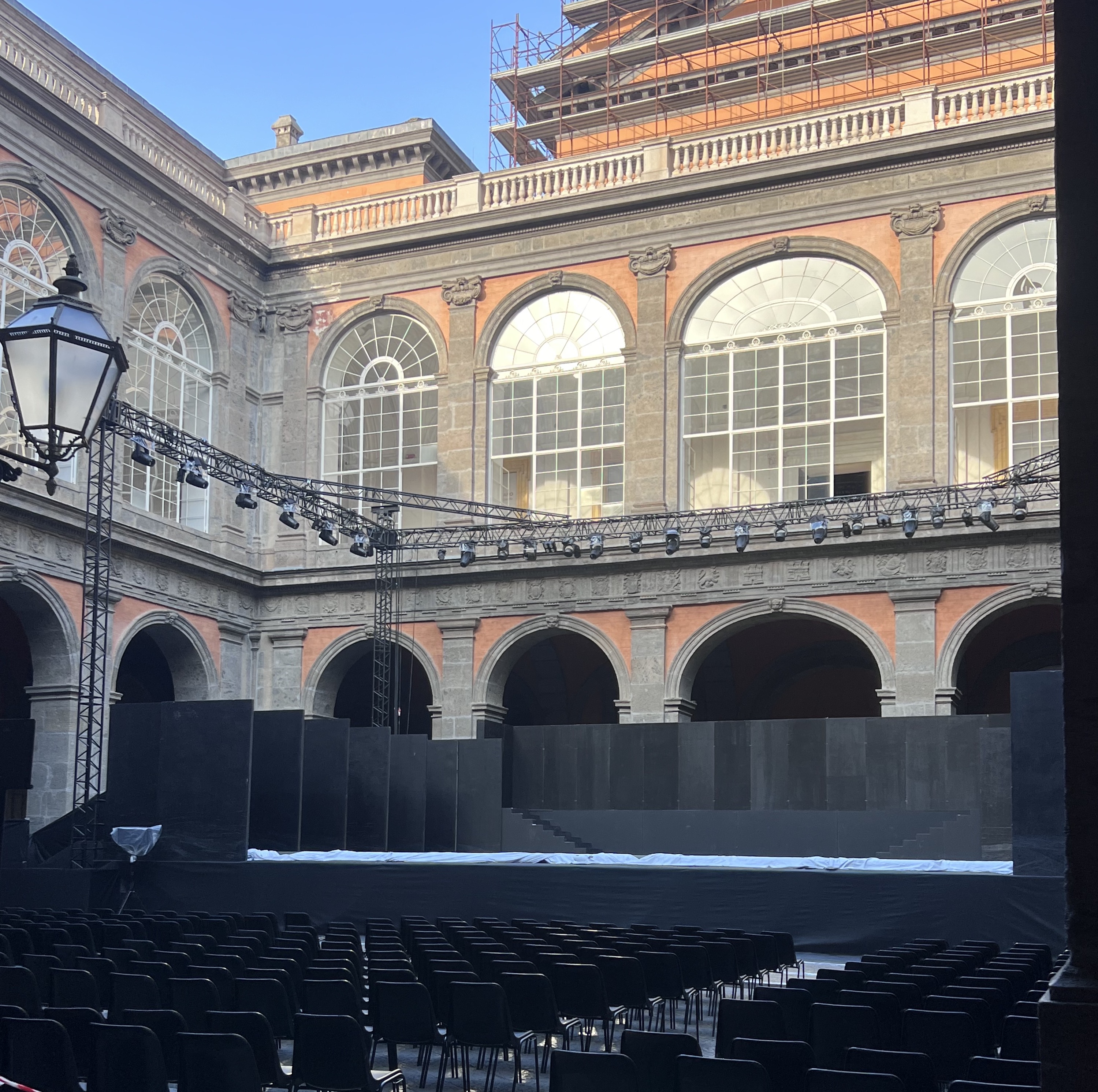 La danza francese nel cortile d’Onore di Palazzo Reale